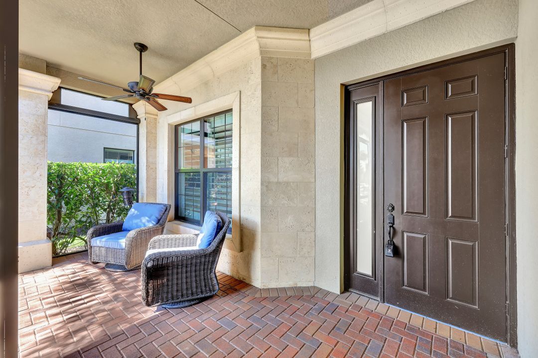 2739 Cinnamon Bay Cir, Naples, FL 34119