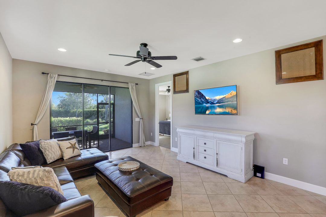 7594 Jacaranda Ln, Naples, FL 34114