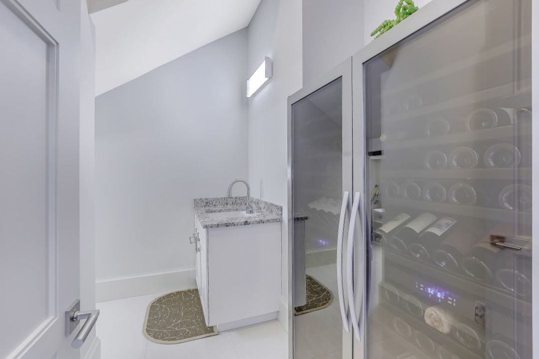 1824 Alamanda Dr, Naples, FL 34102