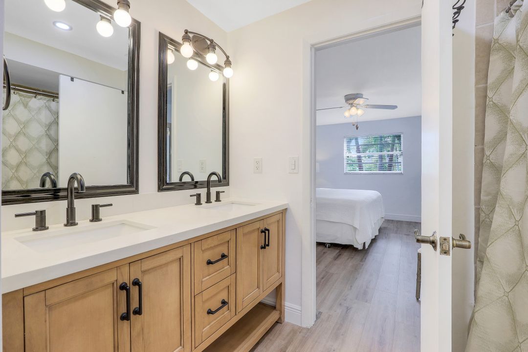 580 105th Ave N, Naples, FL 34108