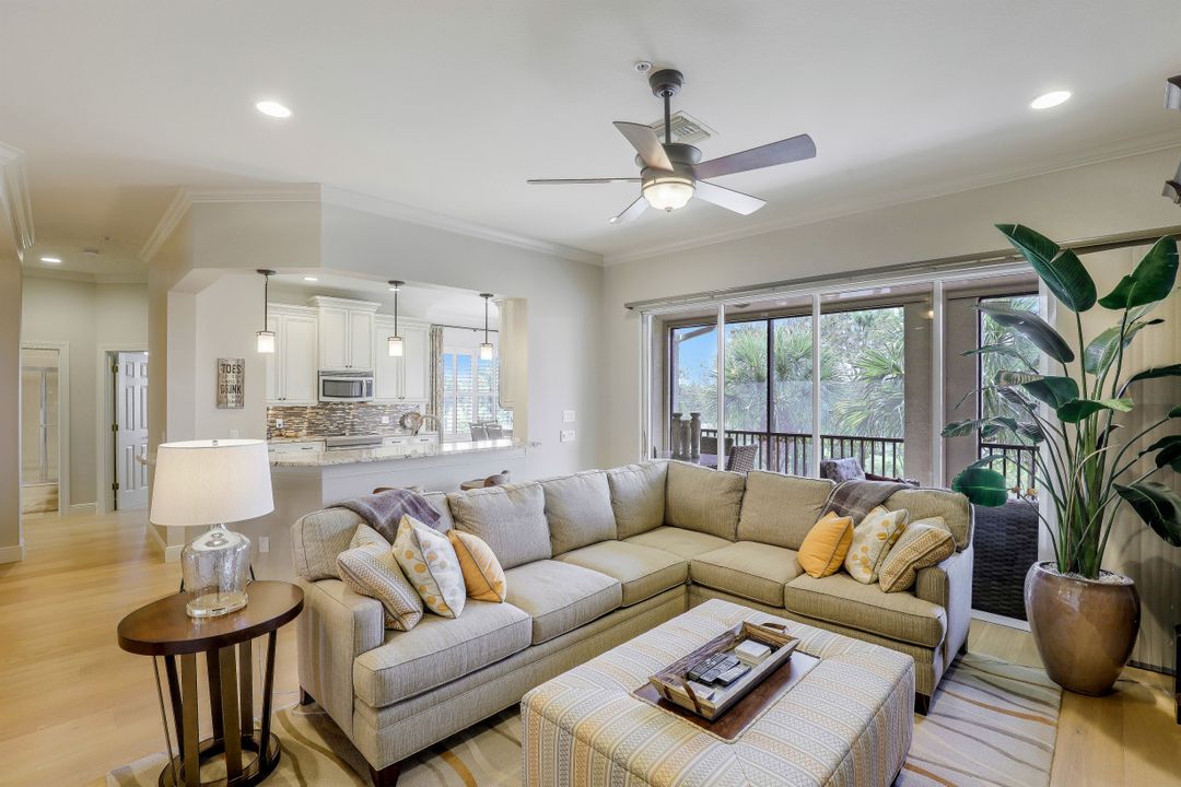 9201 Quartz Ln Apt 201 #201, Naples, FL 34120