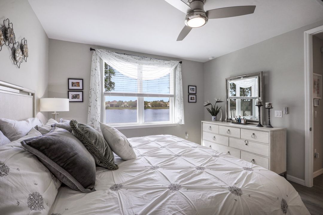 14708 Edgewater Cir, Naples, FL 34114