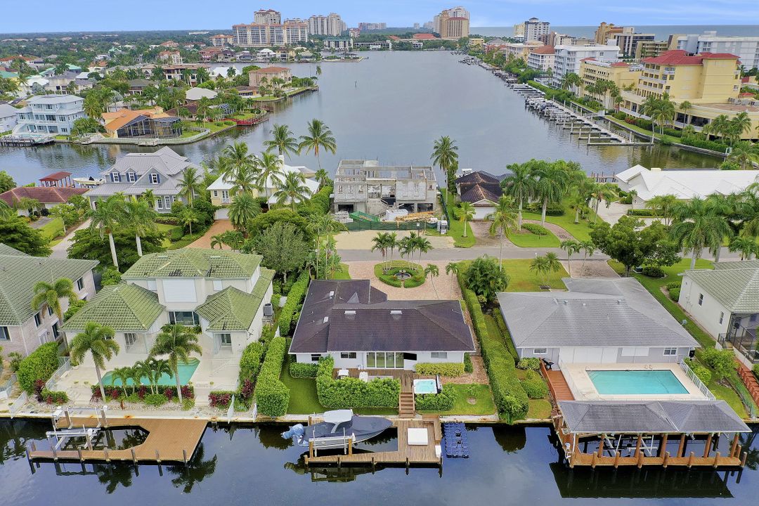 151 Bayview Ave, Naples, FL 34108
