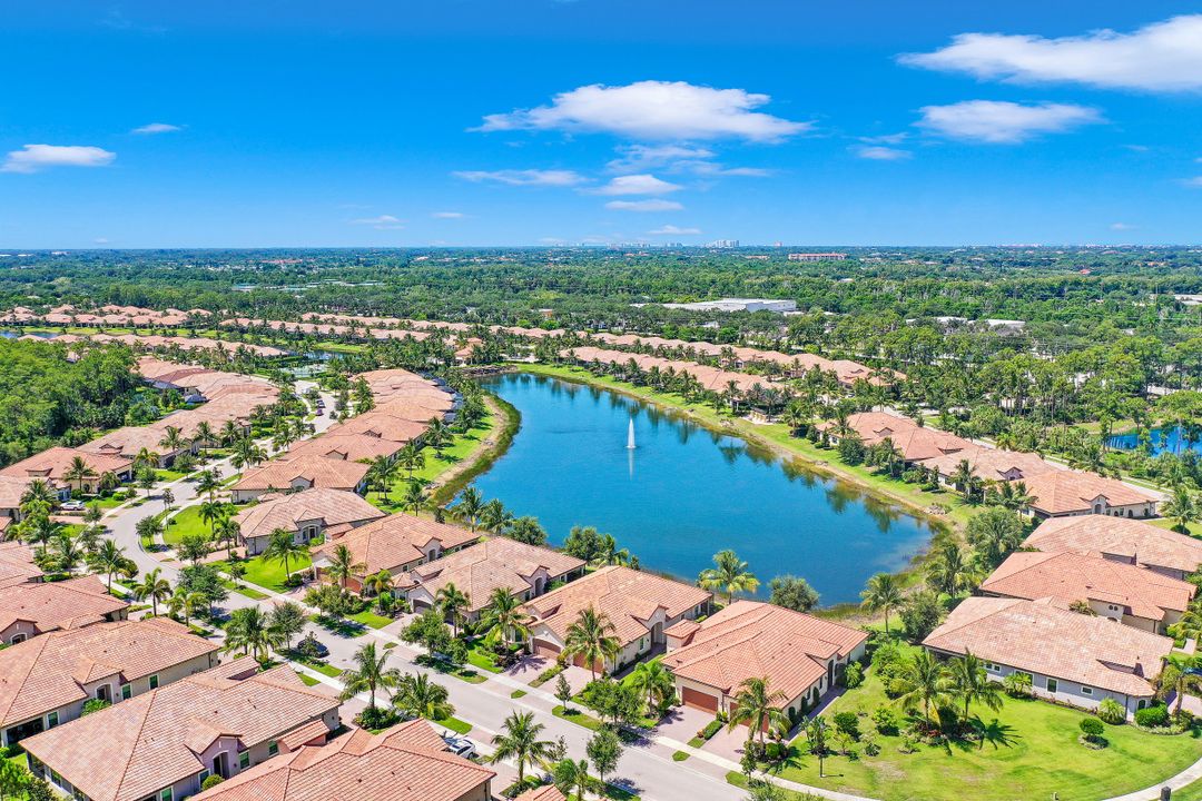 9448 Isla Bella Cir, Bonita Springs, FL 34135