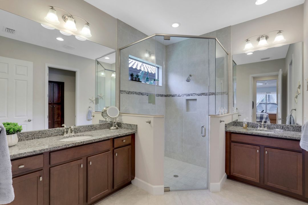 9073 Isla Bella Cir, Bonita Springs, FL 34135