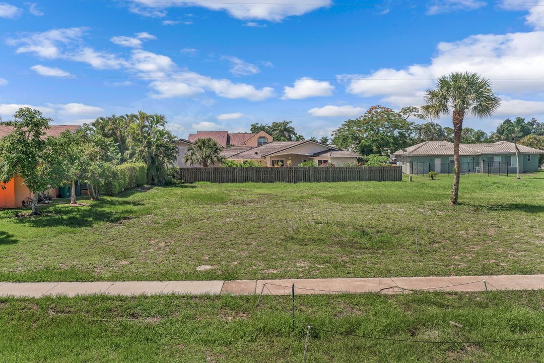 1275 6th Ave, Marco Island, FL 34145