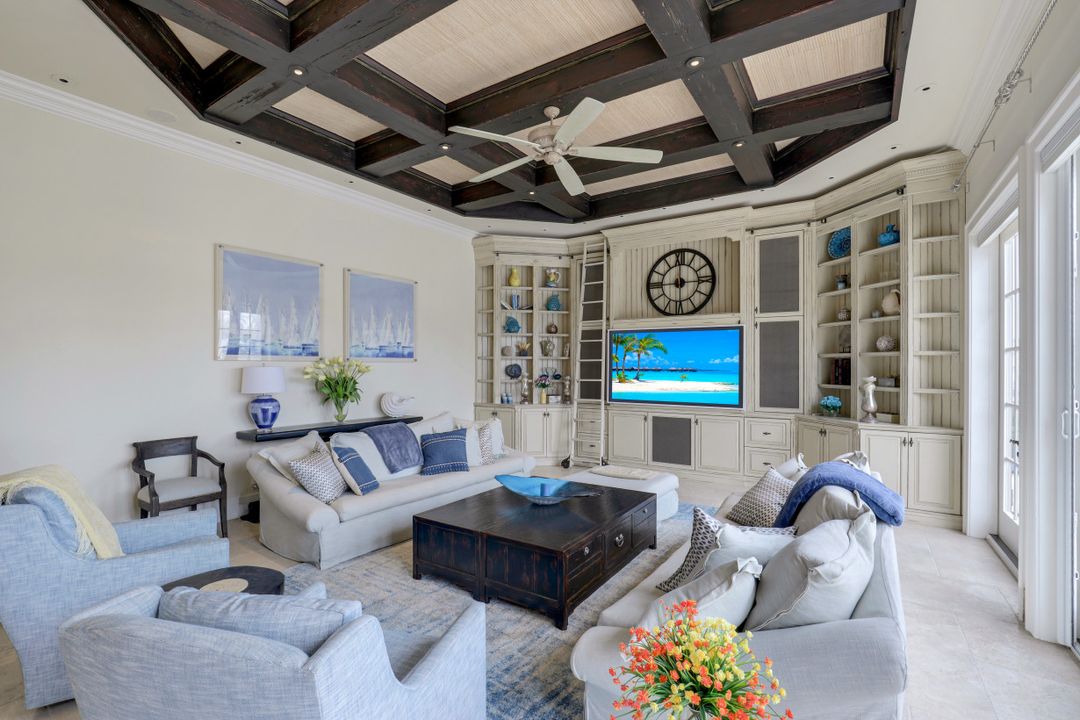 1839 Hurricane Harbor Ln, Naples, FL 34102