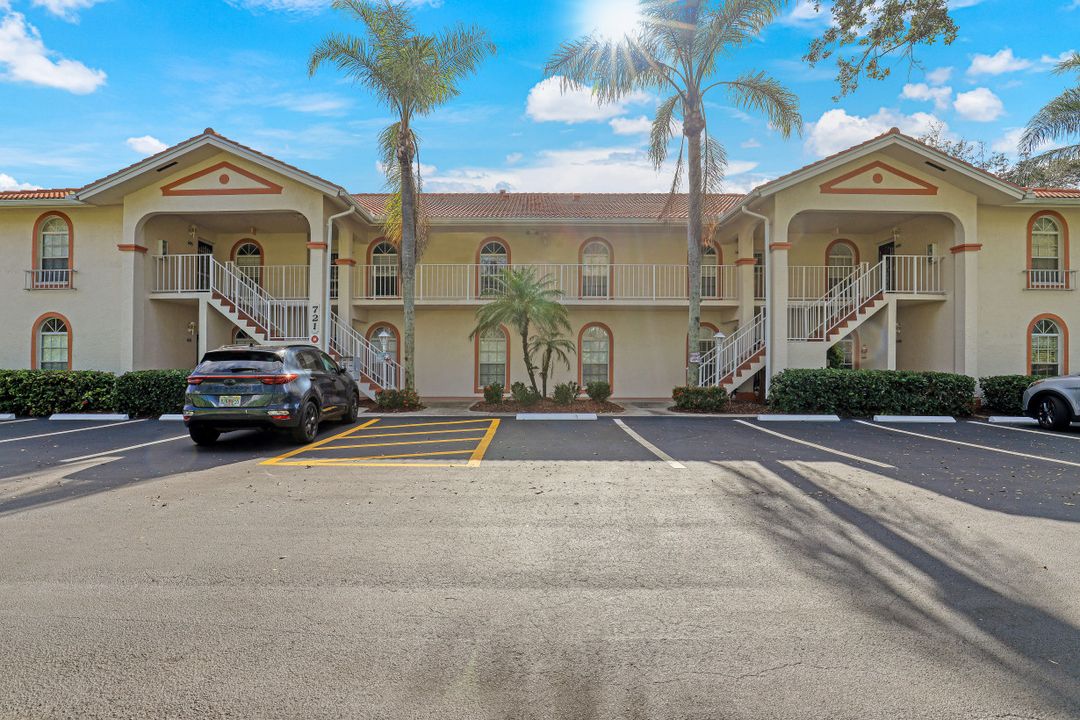 721 Mardel Dr  #606, Naples, FL 34104