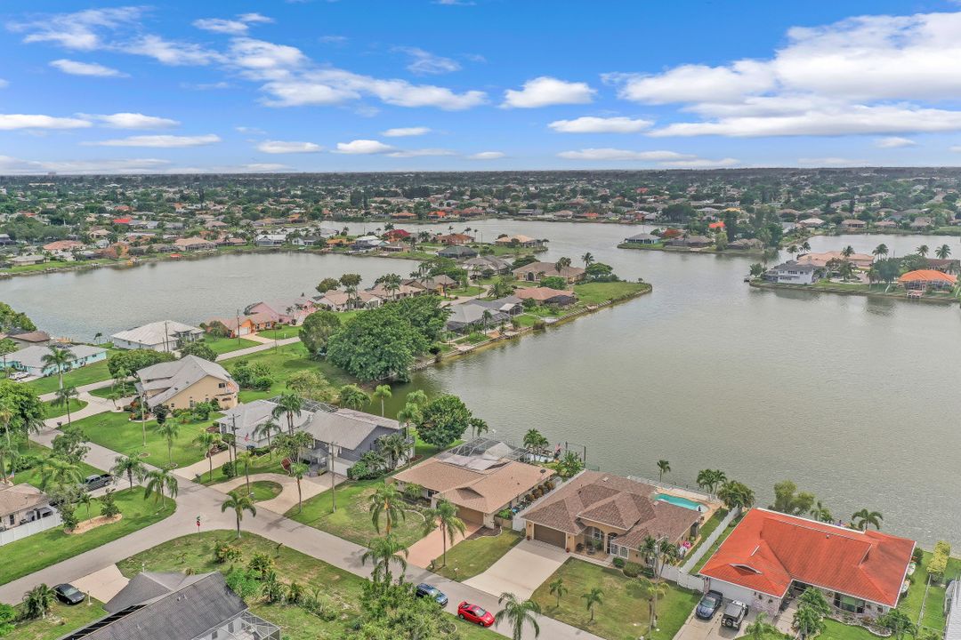 28 SE 12th Ave, Cape Coral, FL 33990