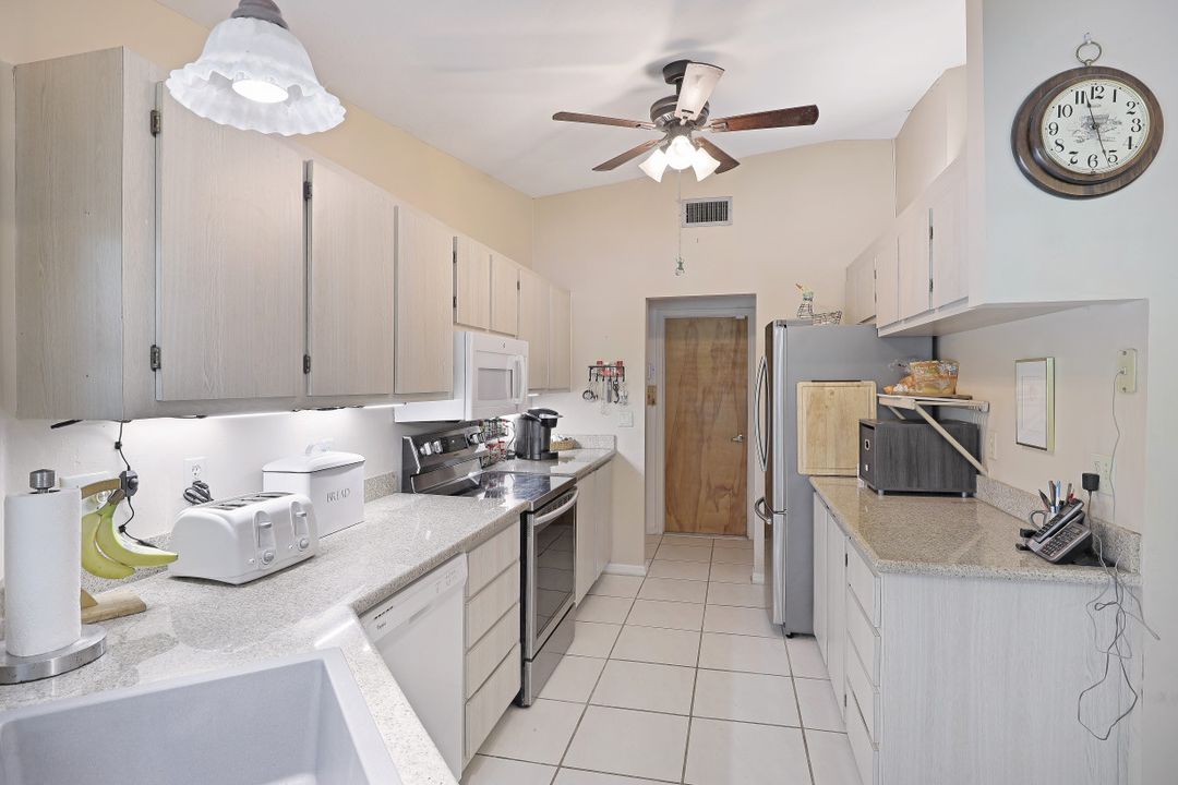2207 SW 38th Terrace, Cape Coral, FL 33914