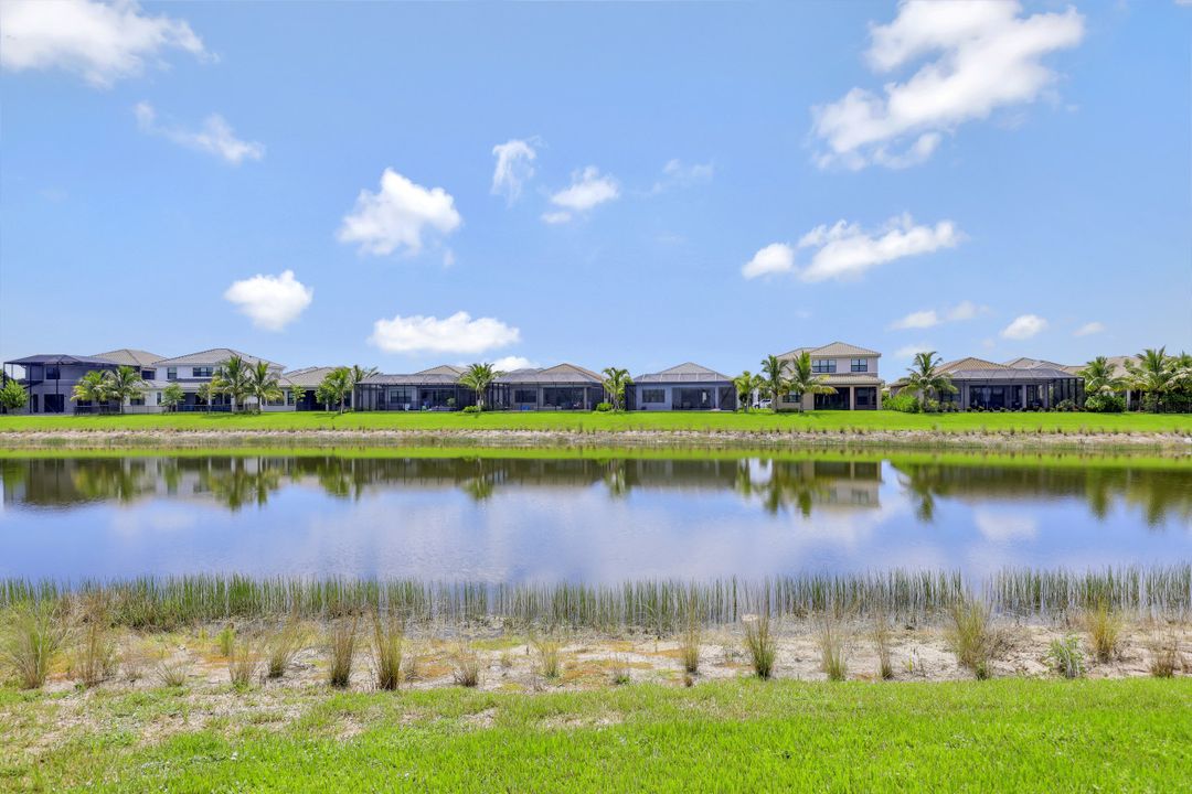 4549 Kensington Cir, Naples, FL 34119