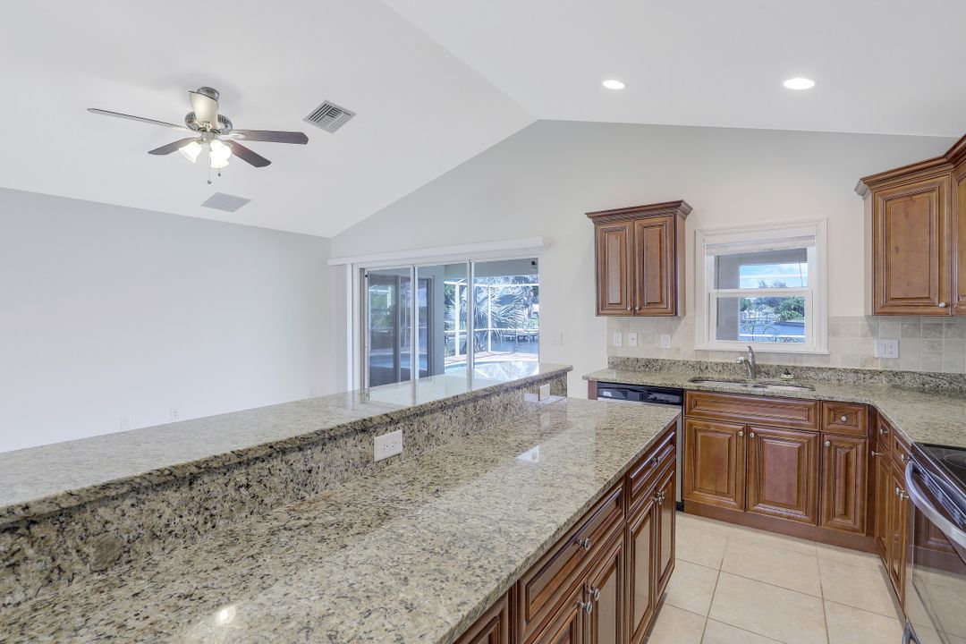 1723 SW 31st Ln, Cape Coral, FL 33914