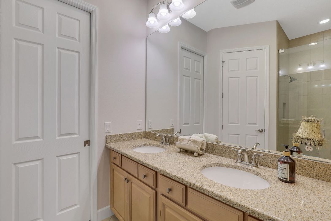 9169 Isla Bella Cir, Bonita Springs, FL 34135