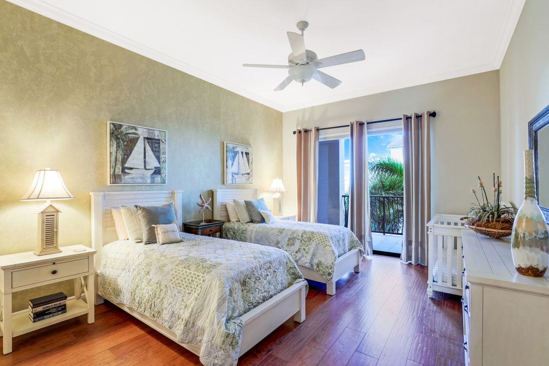 10620 Gulf Shore Dr #401, Naples, FL 34108