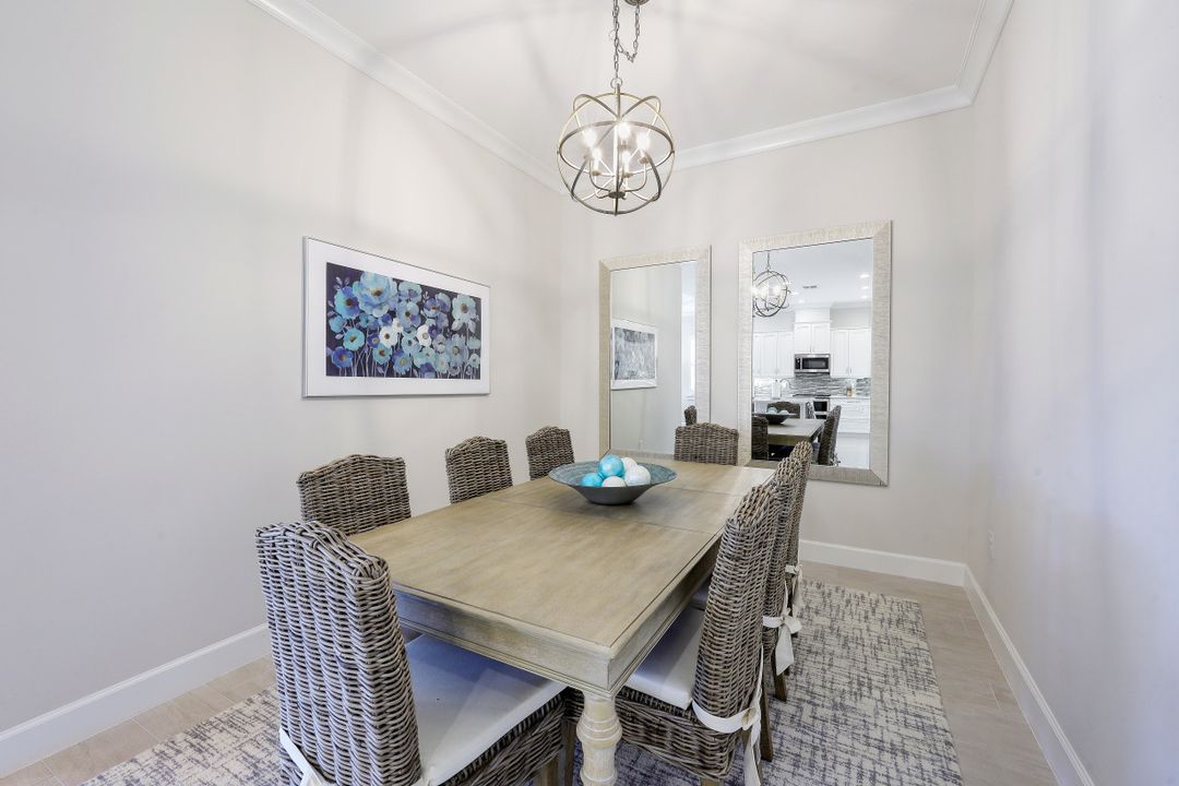 5807 Haiti Dr, Naples, FL 34112