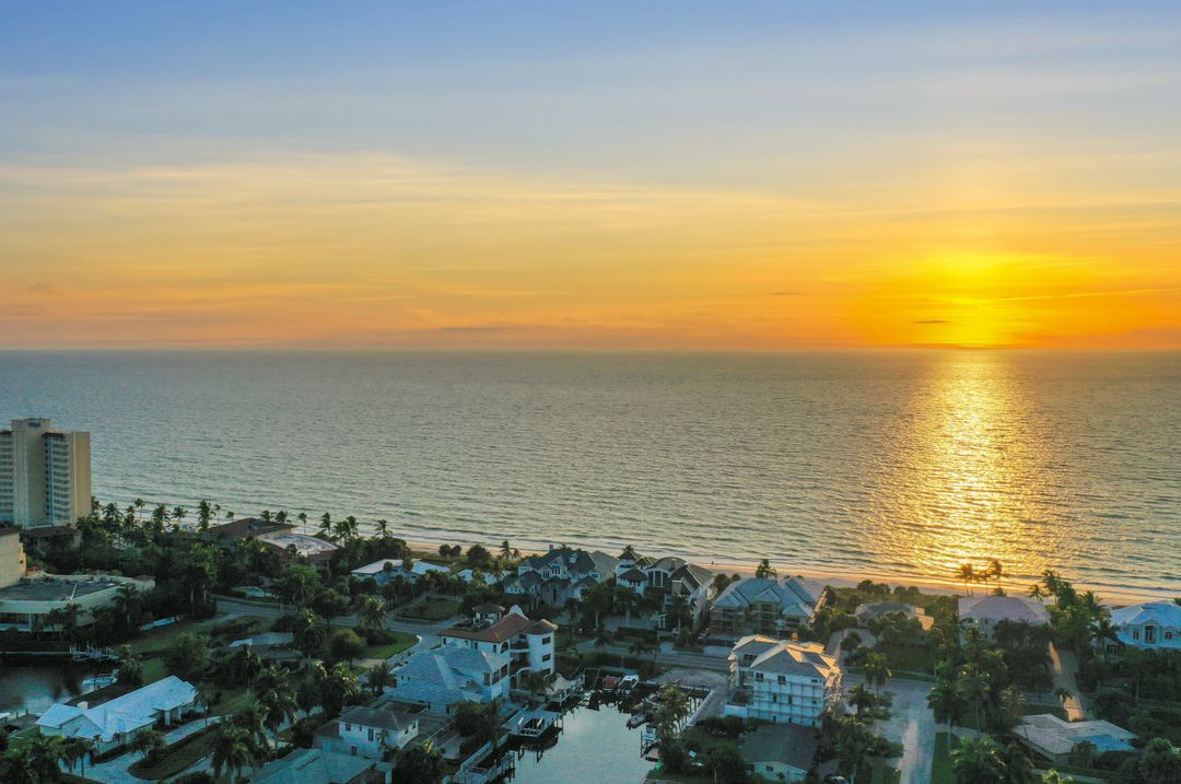 10080 Gulf Shore Dr, Naples, FL 34108