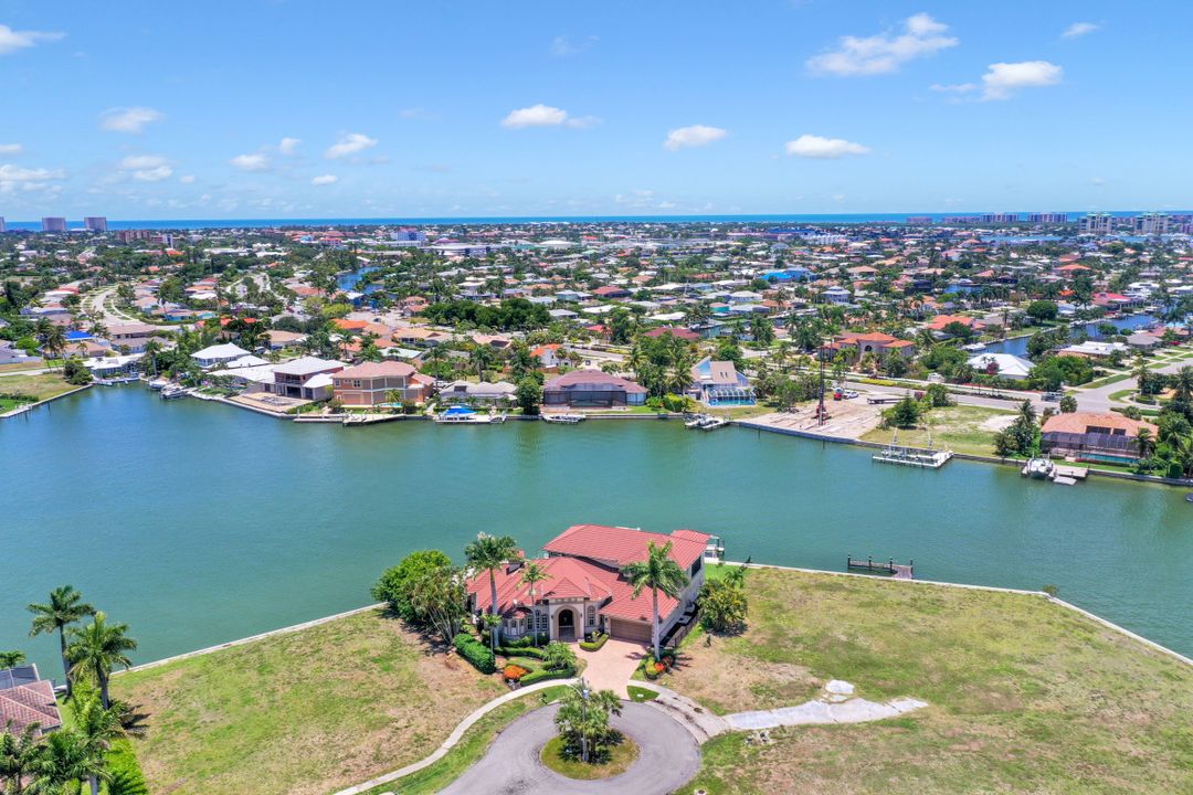 1404 Butterfield Ct, Marco Island, FL 34145