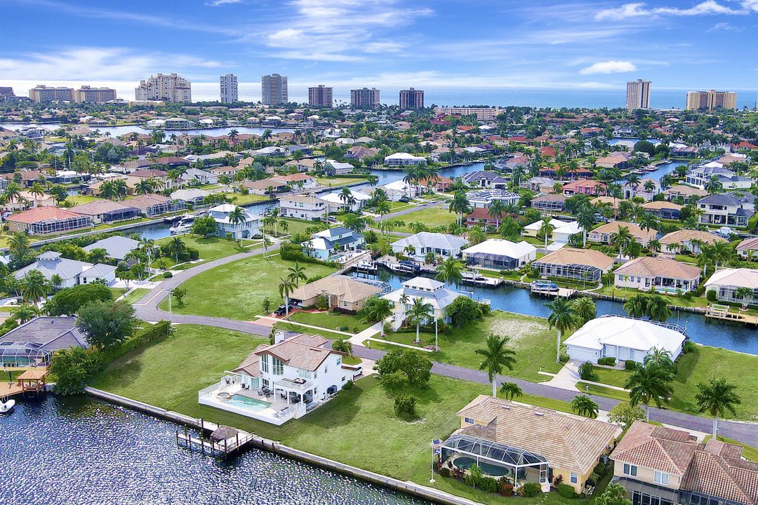 129 S Seas Ct, Marco Island, FL 34145