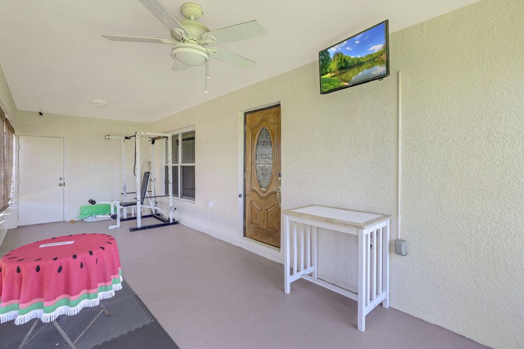 1220 NE 4th Pl, Cape Coral, FL 33909