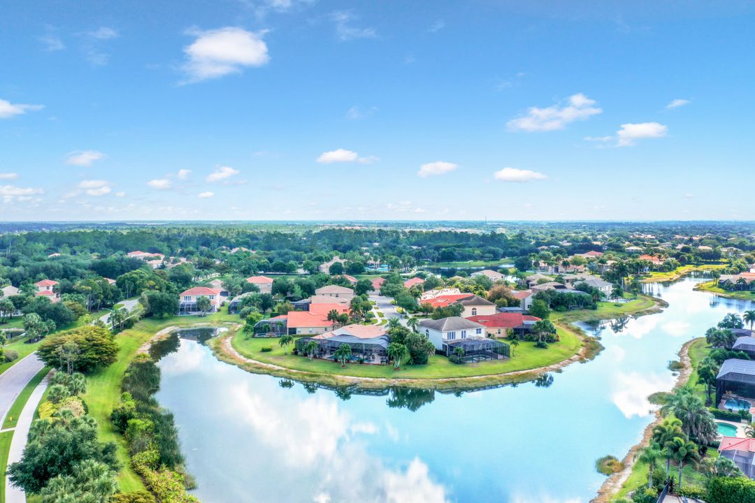 1427 King Sago Ct, Naples, FL 34119