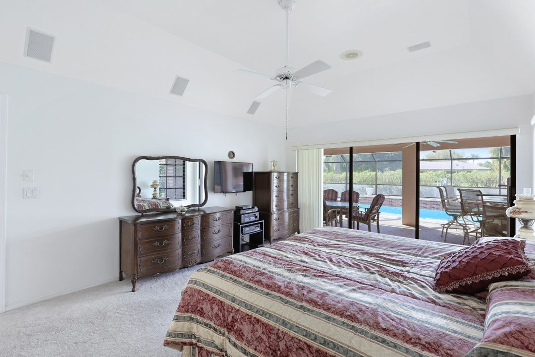 5208 SW 9th Pl, Cape Coral, FL 33914