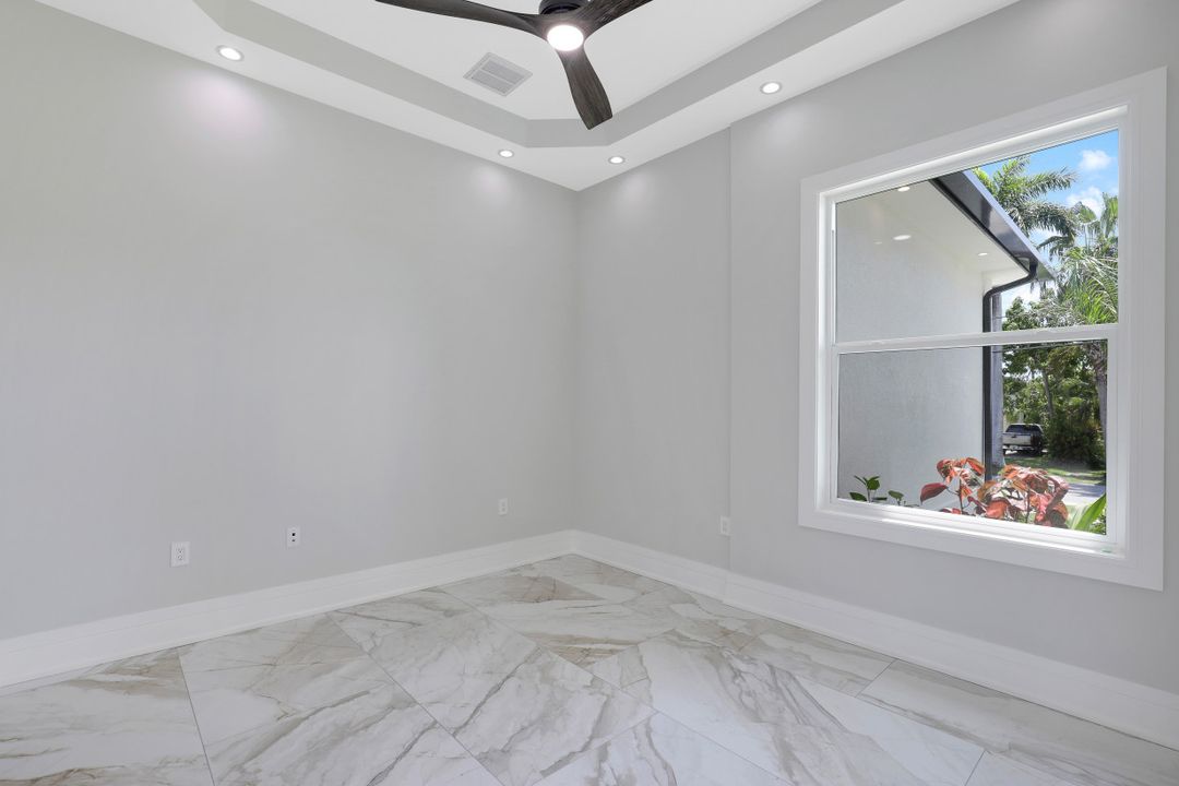 5333 Bayshore Ave, Cape Coral, FL 33904