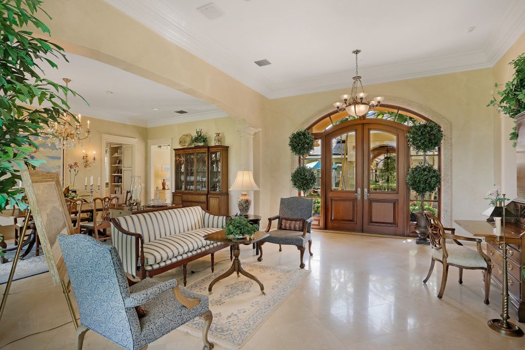 185 Cheshire Way, Naples, FL 34110