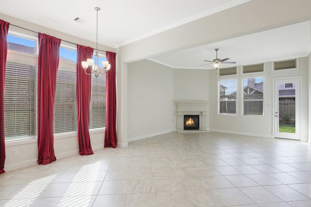 409 Westwood Dr, League City, TX 77573