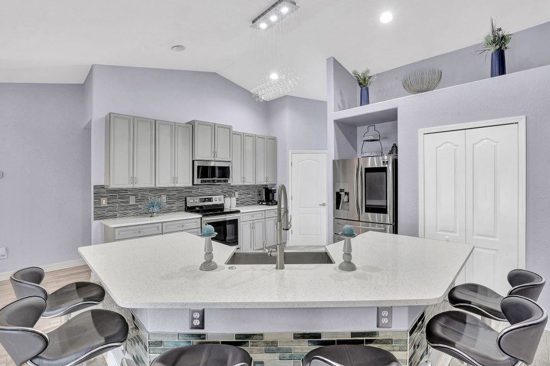 1905 SW 51st Terrace, Cape Coral, FL 33914