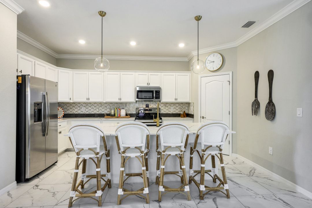 19835 Beechcrest Pl, Estero, FL 33928