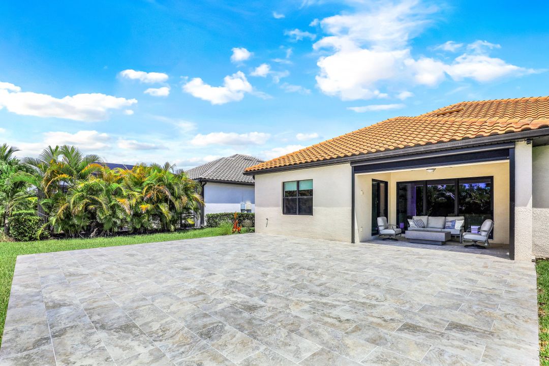 2134 Antigua Ln, Naples, FL 34120