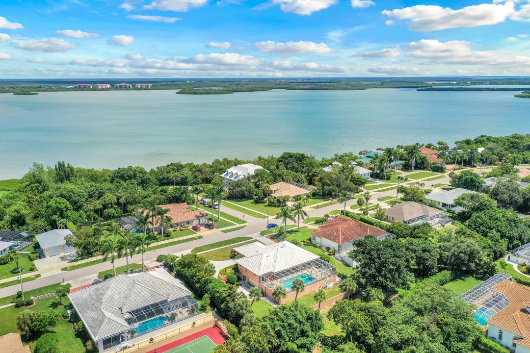 550 Inlet Dr, Marco Island, FL 34145