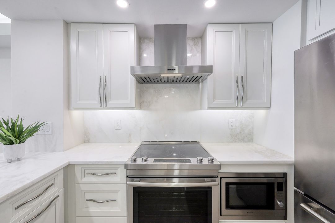 990 Cape Marco Dr #507, Marco Island, FL 34145