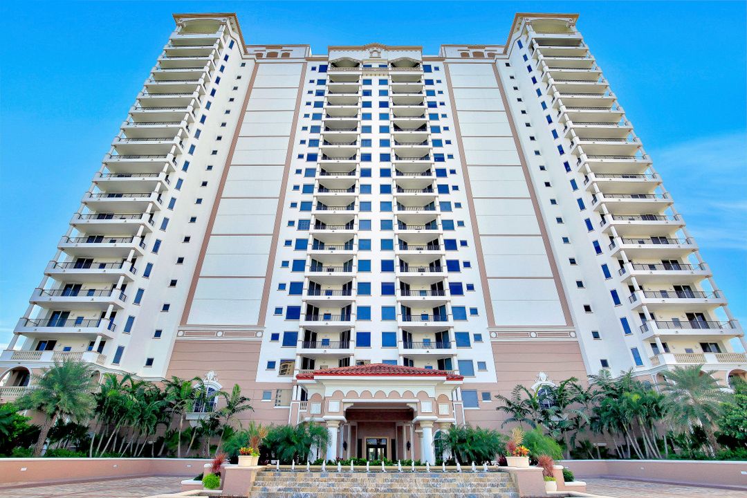 1060 Borghese Ln, Naples, FL 34114