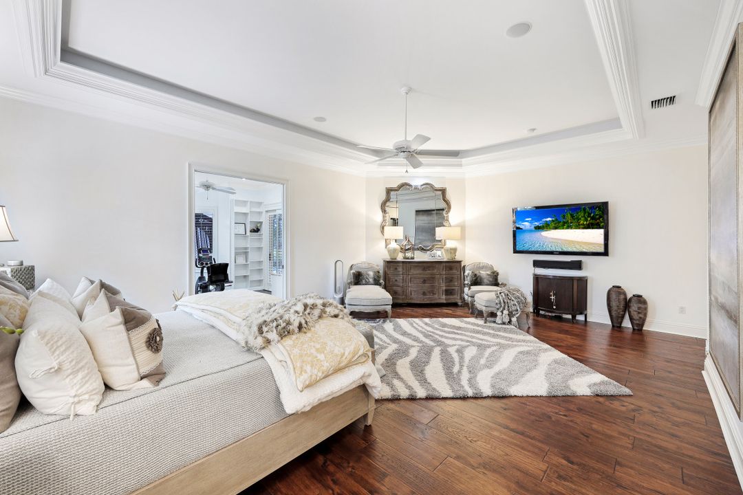 313 Chancery Cir, Naples, FL 34110