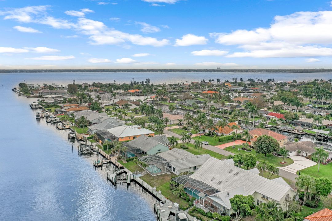 1923 SE 36th Terrace, Cape Coral, FL 33904