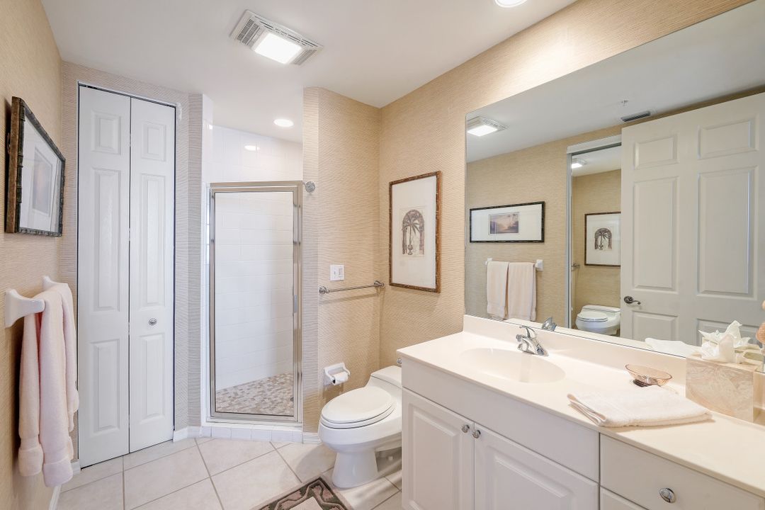 410 Flagship Dr #604, Naples, FL 34108