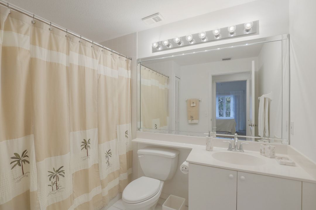 7687 Pebble Creek Cir #204, Naples, FL 34108