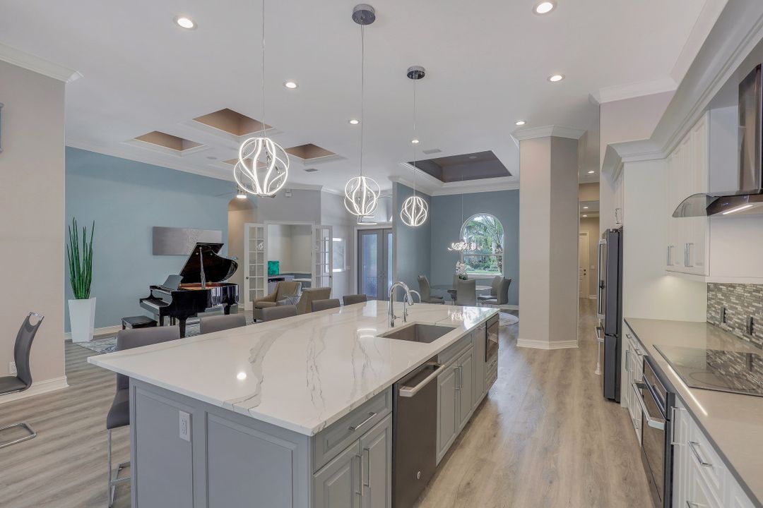 2790 Olde Cypress Dr, Naples, FL 34119