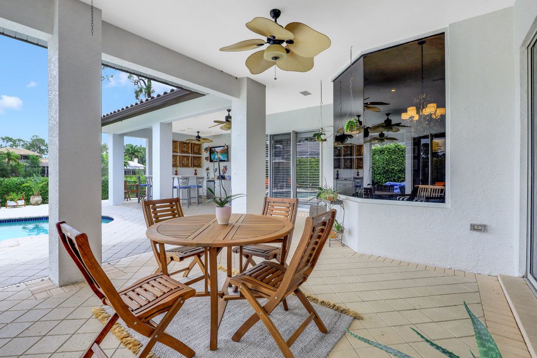 9925 Clear Lake Cir, Naples, FL 34109