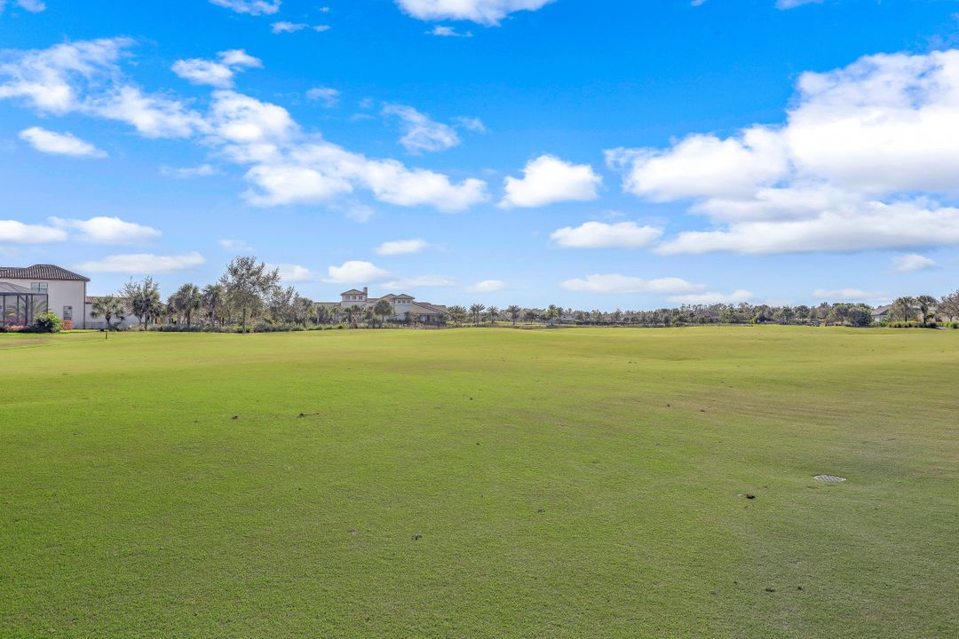 9308 Tulipano Ter, Naples, FL 34119