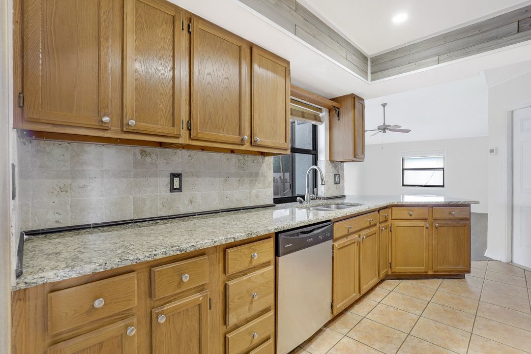 1118 SW 42nd St, Cape Coral, FL 33914