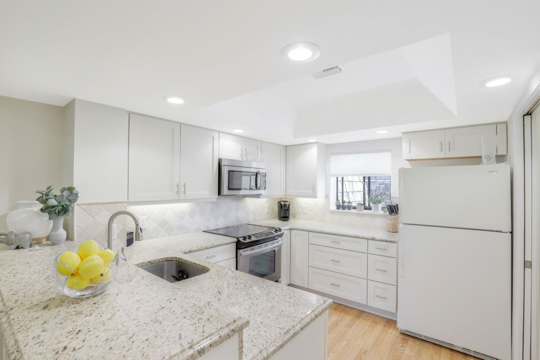 1541 Oyster Catcher Point, Naples, FL 34105