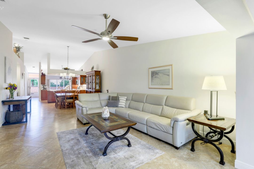 2395 Hidden Lake Dr #8, Naples, FL 34112