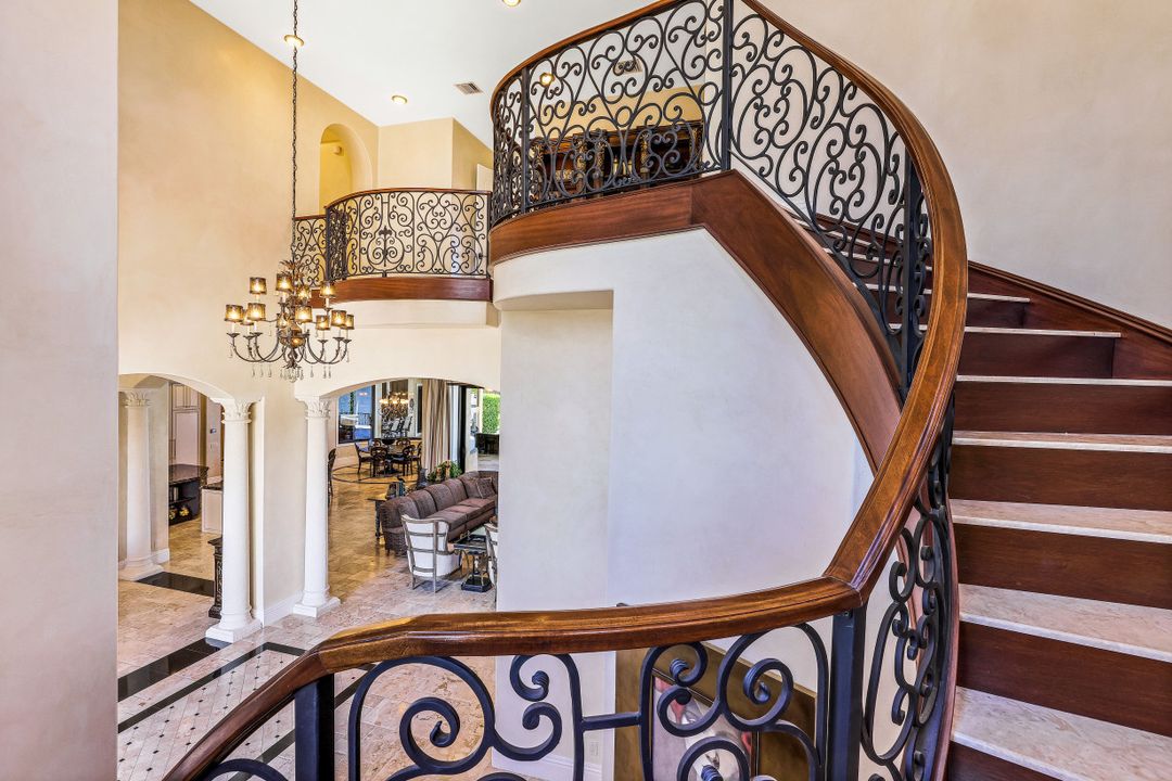 590 S Heathwood Dr, Marco Island, FL 34145