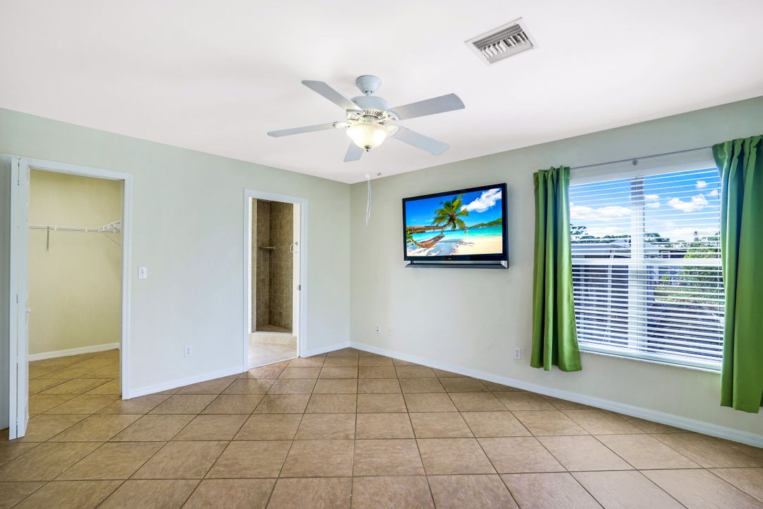 3880 Bennett Ln, Bonita Springs, FL 34134