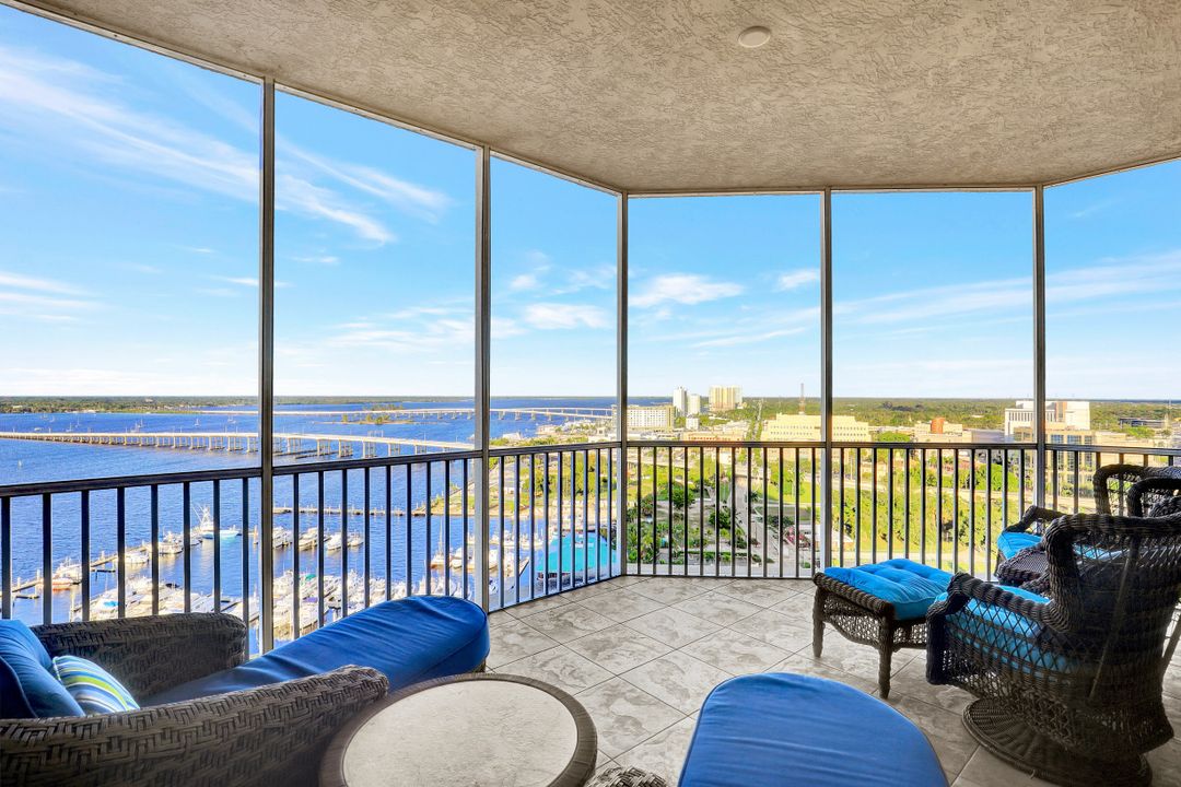 2090 W First St, Fort Myers, FL 33901