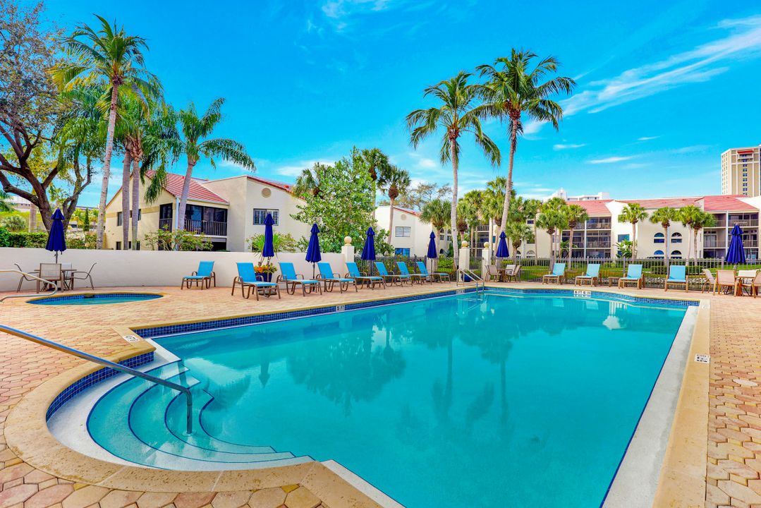 6535 Valen Way #E-203, Naples, FL 34108