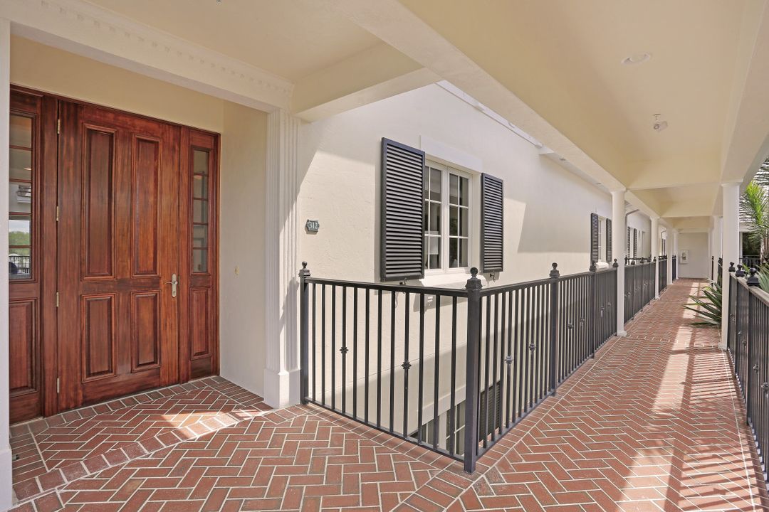 1400 Gulf Shore Blvd N #312, Naples, FL 34102