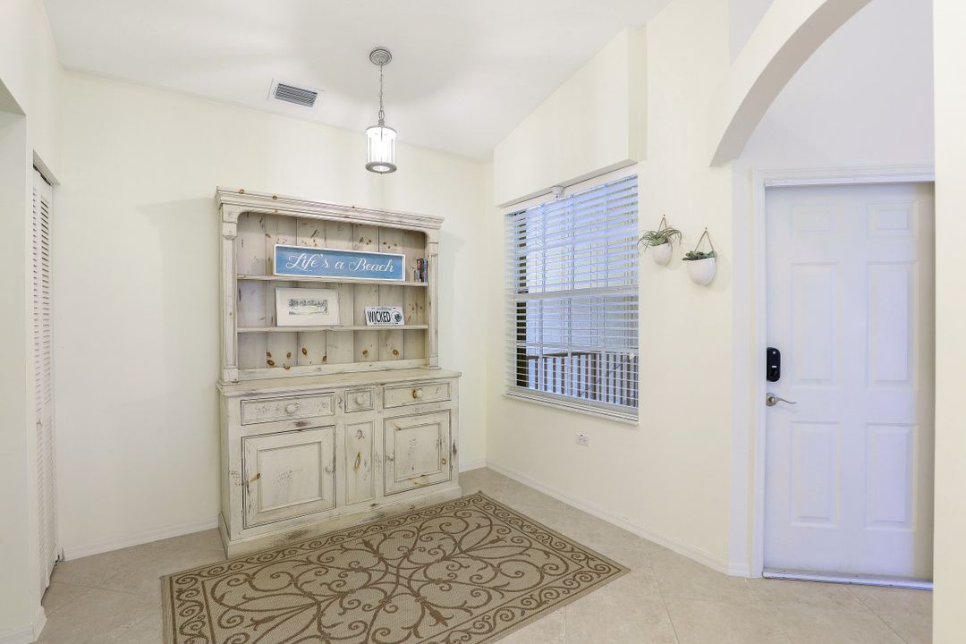 8175 Celeste Dr #1229, Naples, FL 34113